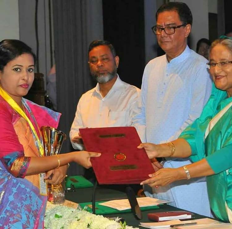 যেভাবে প্রতিবন্ধকতা জয় করছেন কানিজ ফাতেমা